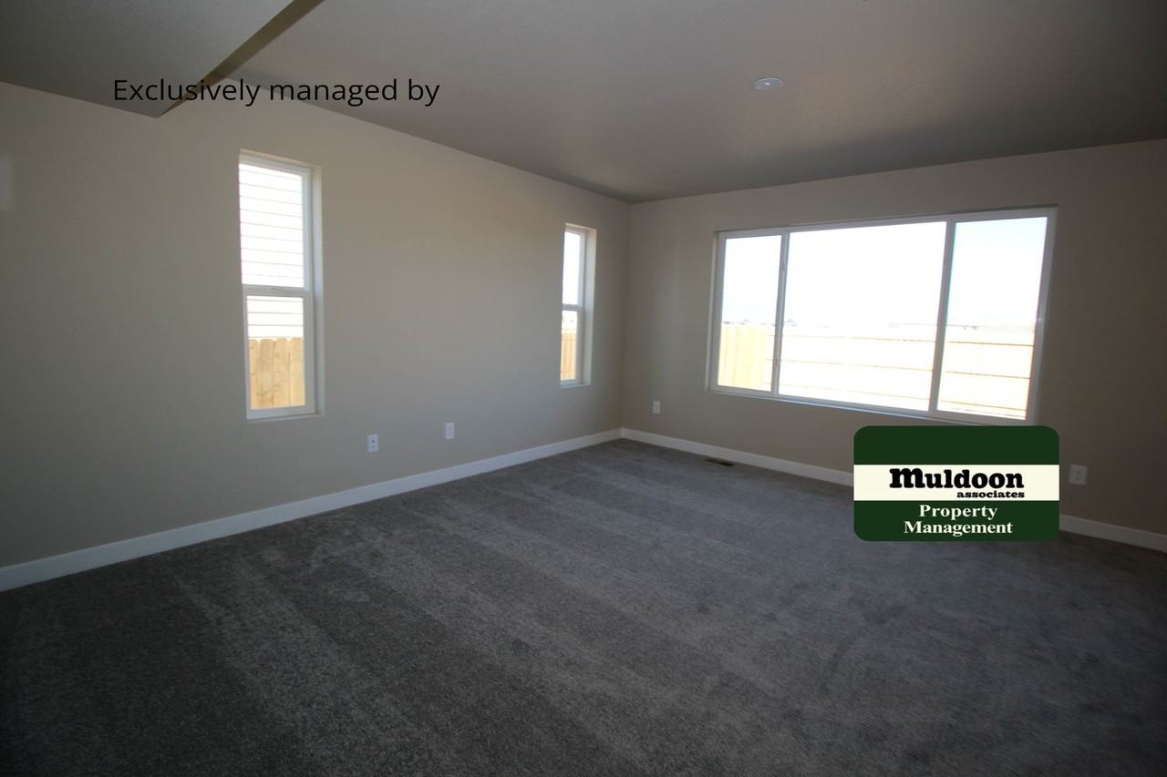 10466 Luneth Drive - Photo 7 of 18