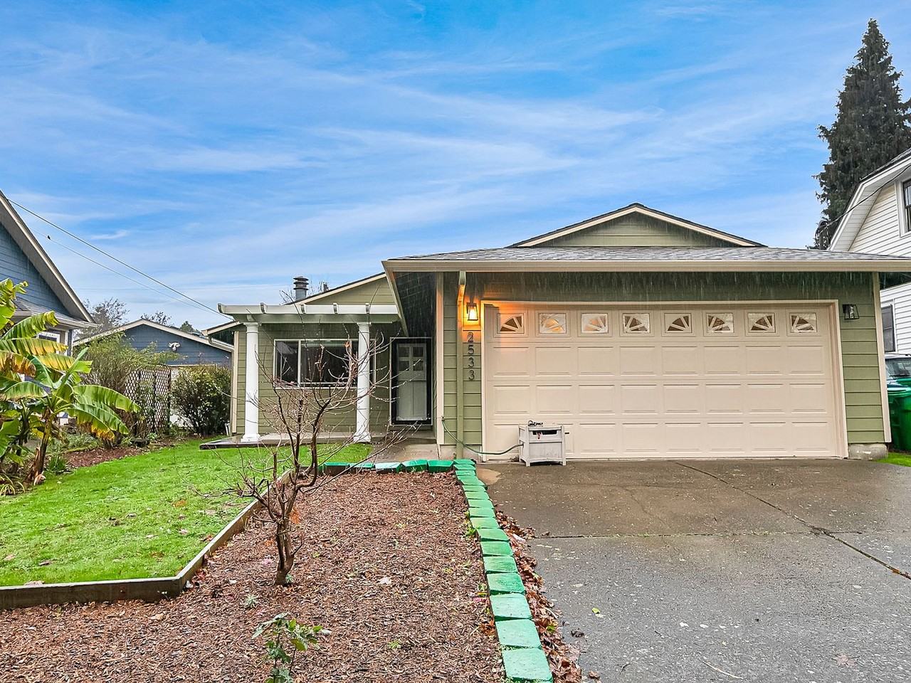 2533 N Willamette Blvd - Photo 2 of 18