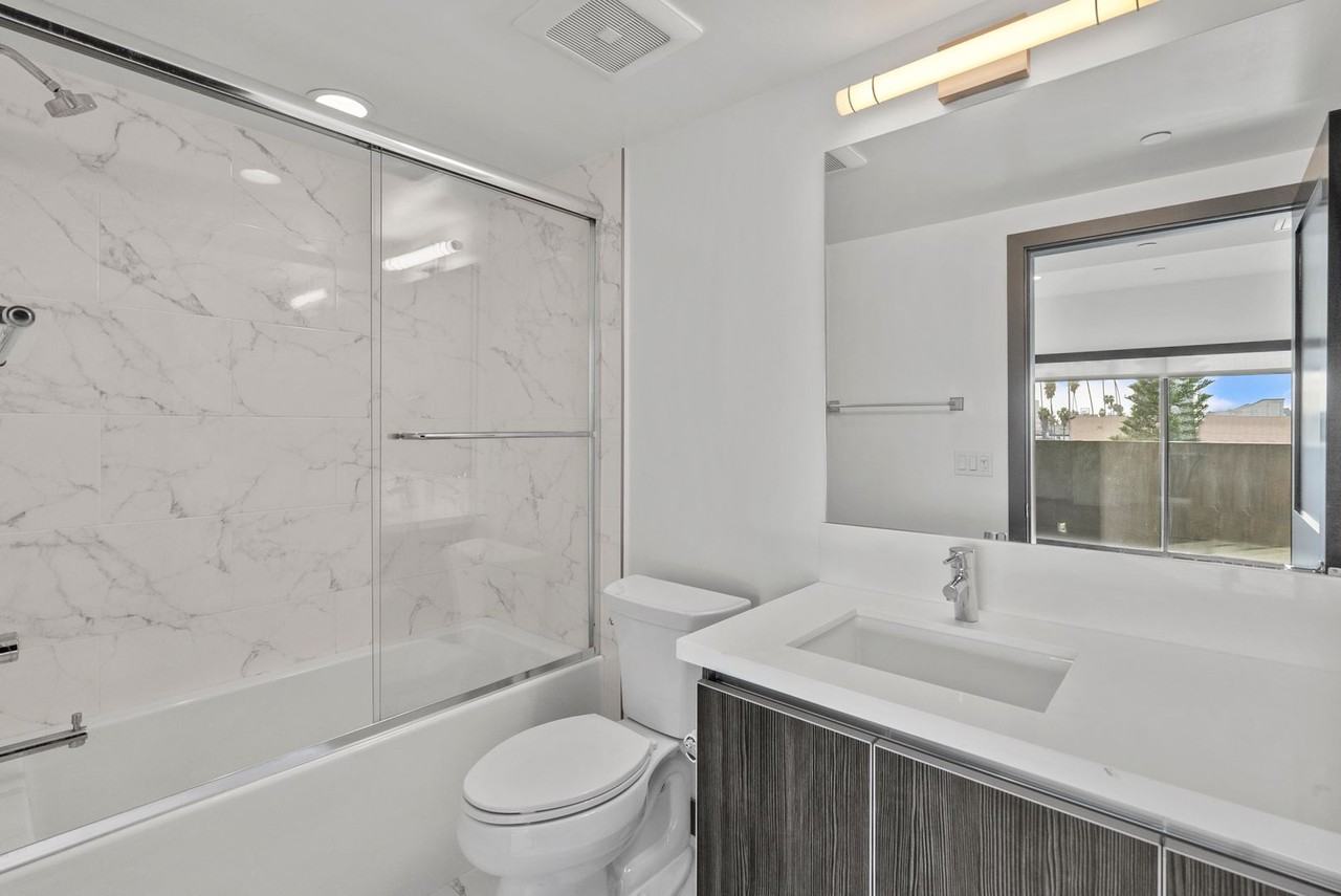 Alexandria 178 Townhomes LLC - Photo 5 of 46
