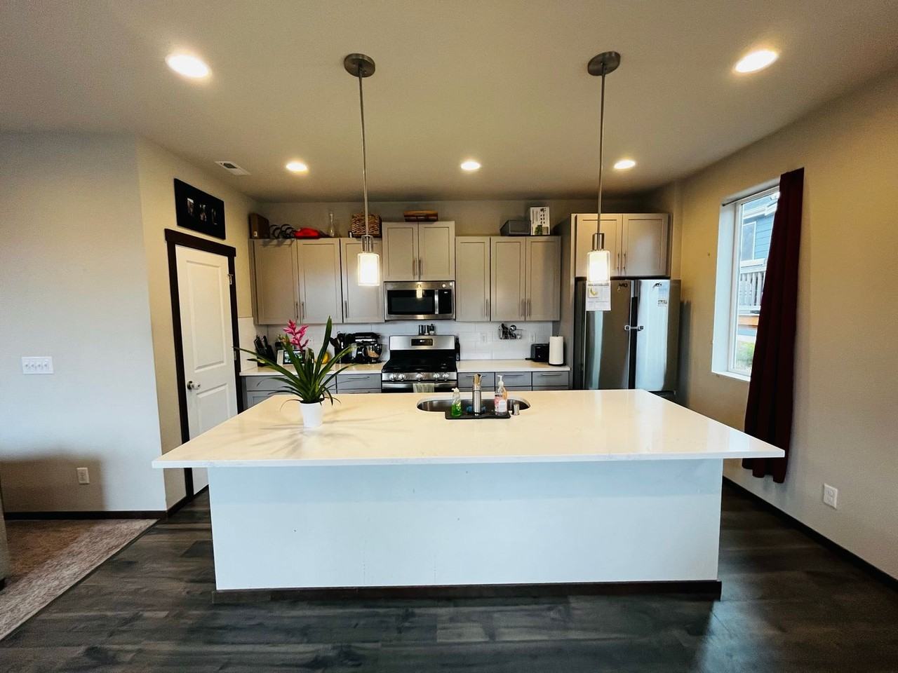 2342 Lapush Ave Se - Photo 5 of 31