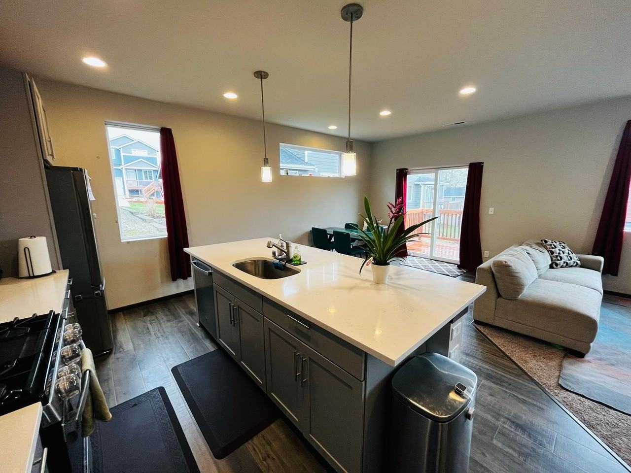 2342 Lapush Ave Se - Photo 6 of 31