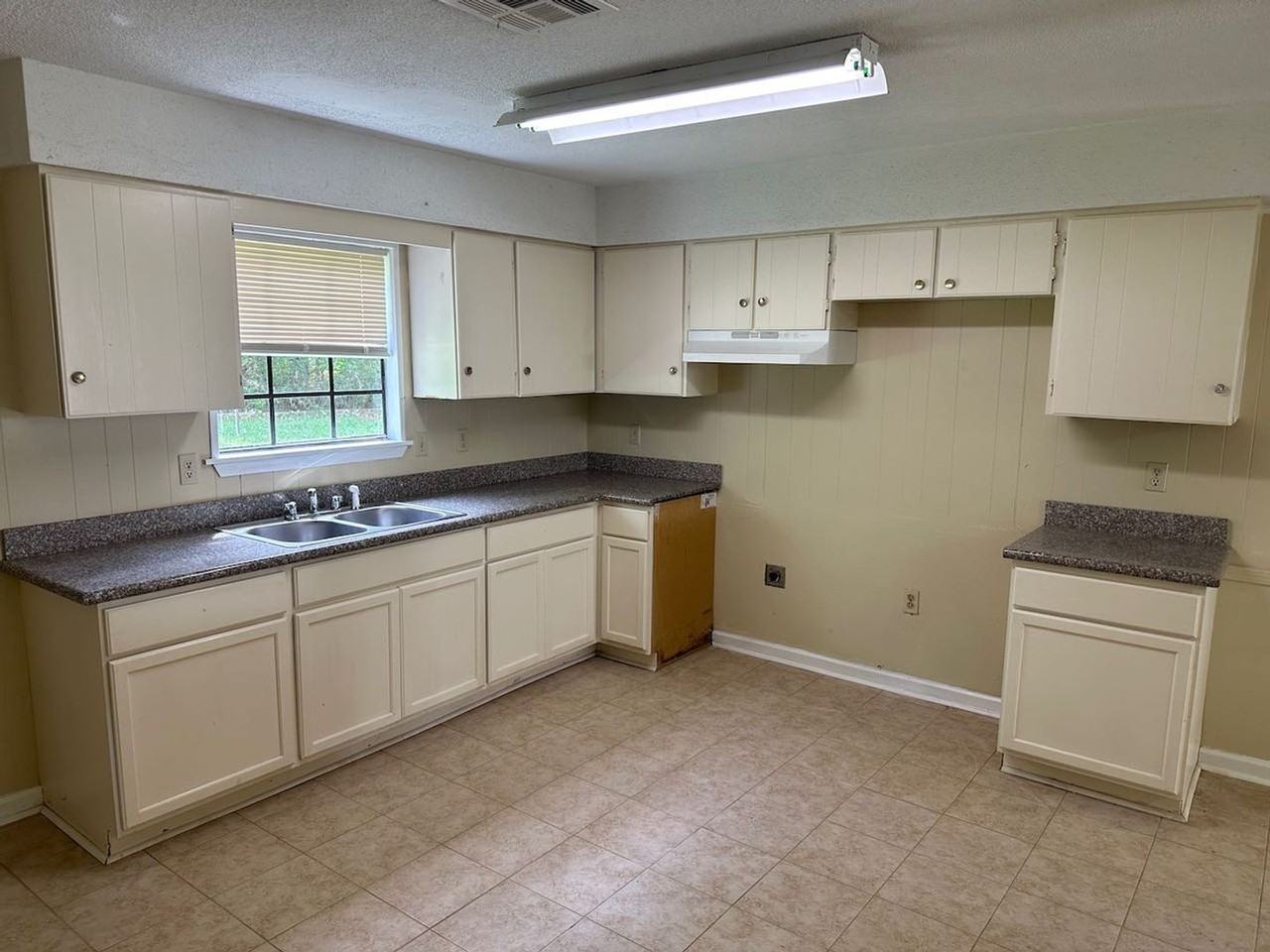 77074 Tantela Ranch Rd. - Photo 3 of 7