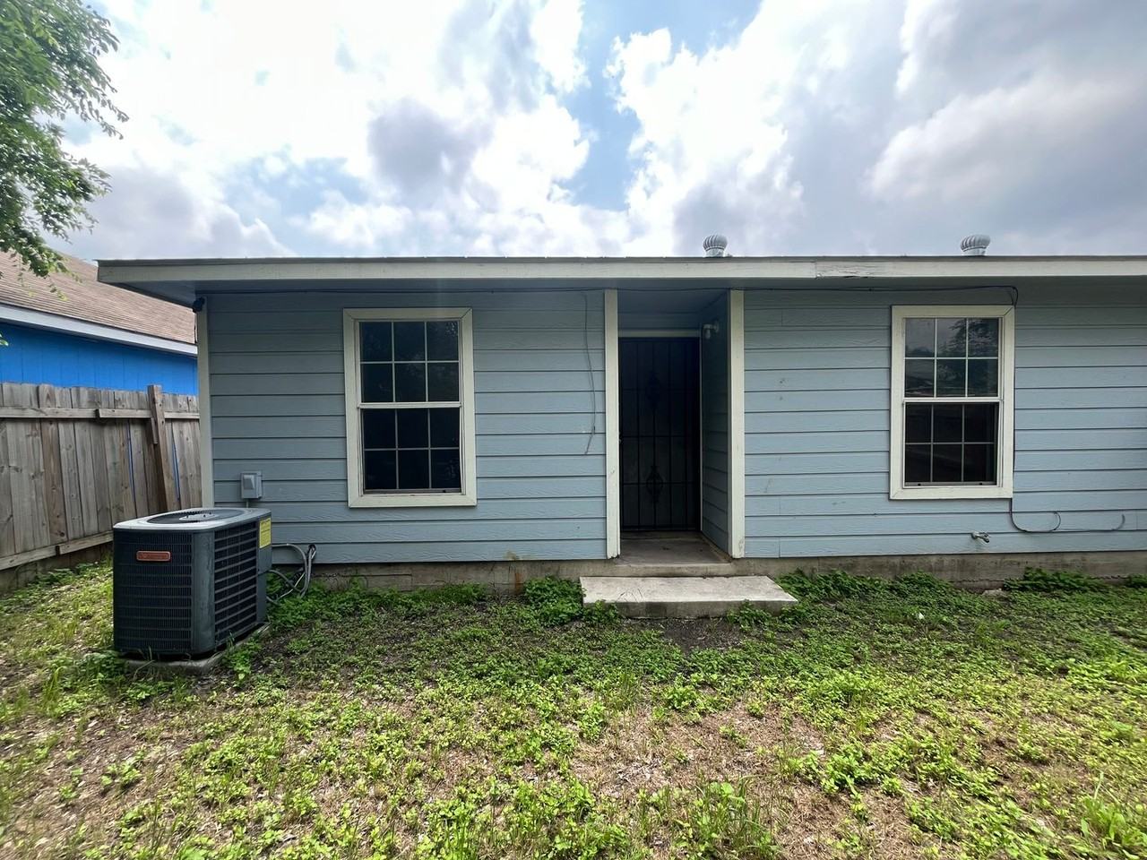 2230 Buffalo Street - Photo 3 of 16