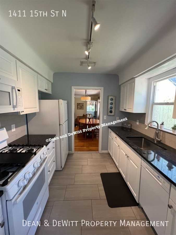 1411 15th St N - Photo 3 of 26