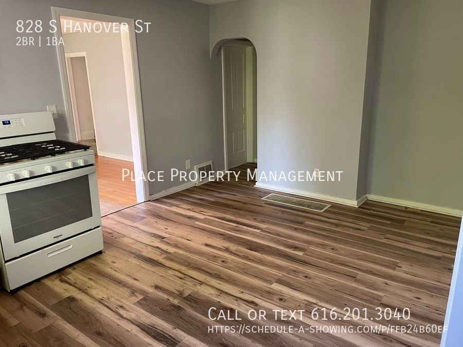 828 S Hanover St - Photo 3 of 9