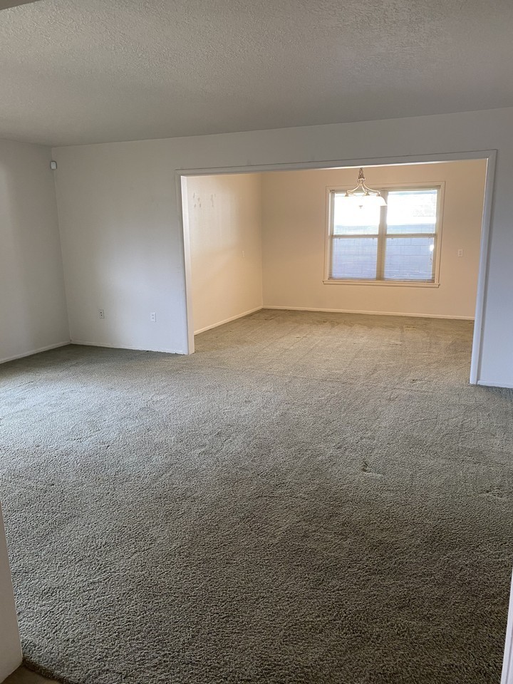 1712 Brenwood Dr #NA - Photo 3 of 14