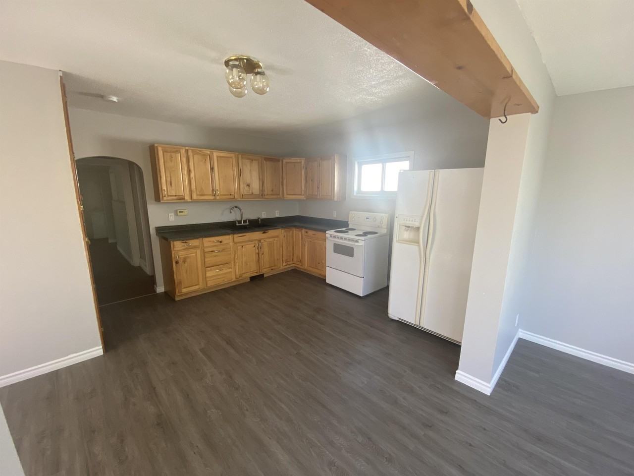 371 Conmee St #B - Photo 3 of 10