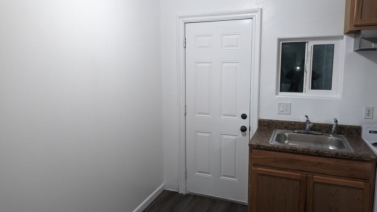 3893 Beechwood Pl #NA - Photo 3 of 12