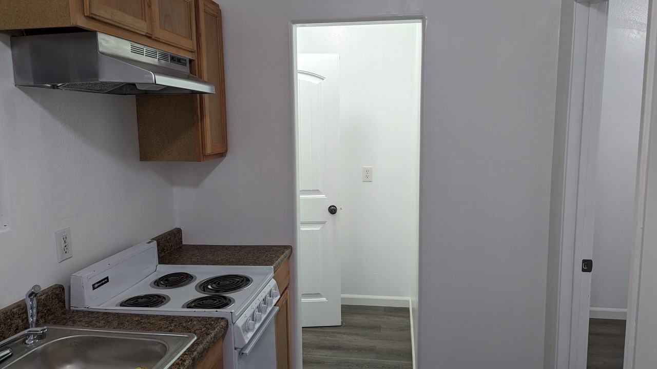 3893 Beechwood Pl #NA - Photo 4 of 12