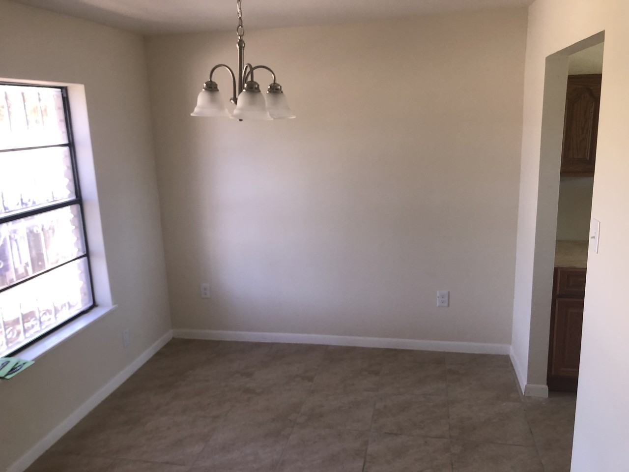 1301 E Lyon St #2 - Photo 4 of 12