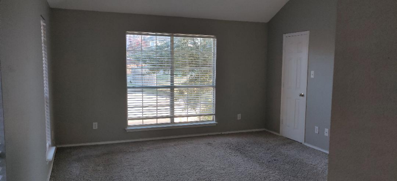 305 N Waterford Oaks Dr - Photo 3 of 11