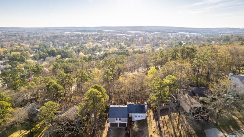 72 Stoneledge Dr - Photo 2 of 15