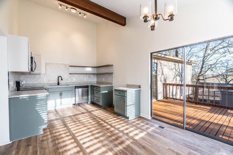 72 Stoneledge Dr - Photo 7 of 15