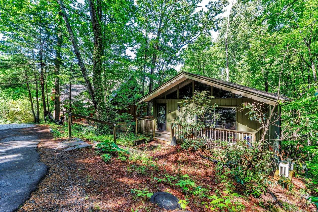 50 Woodhaven Road, Unit B - Photo 2 of 28