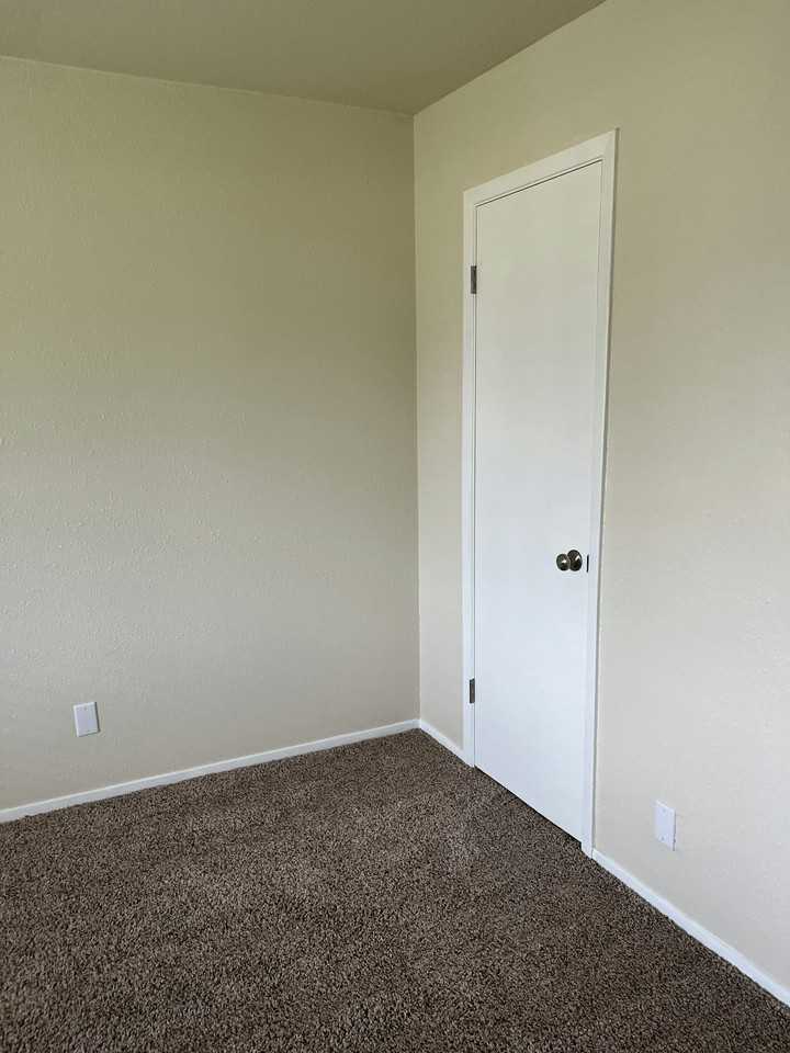 821 Betsy Ross Drive, Unit A - Photo 7 of 12