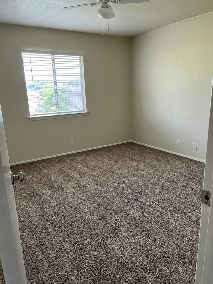 821 Betsy Ross Drive, Unit A - Photo 6 of 12