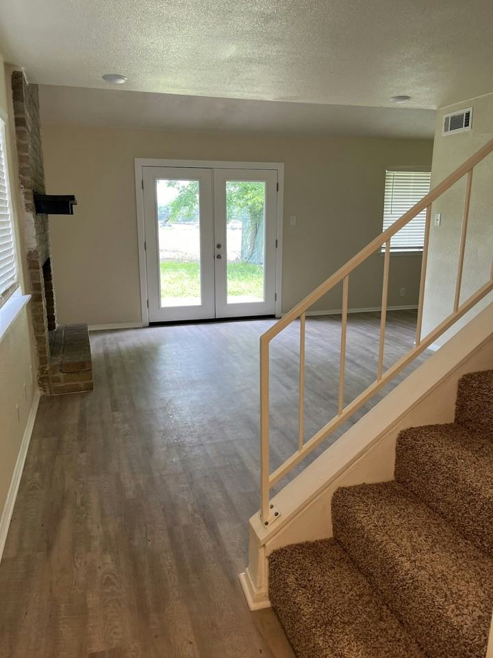 817 Betsy Ross Drive, Unit A - Photo 3 of 21
