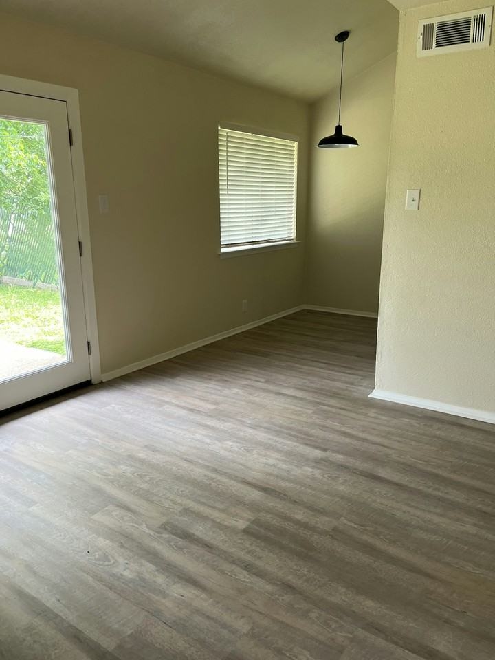 817 Betsy Ross Drive, Unit A - Photo 5 of 21