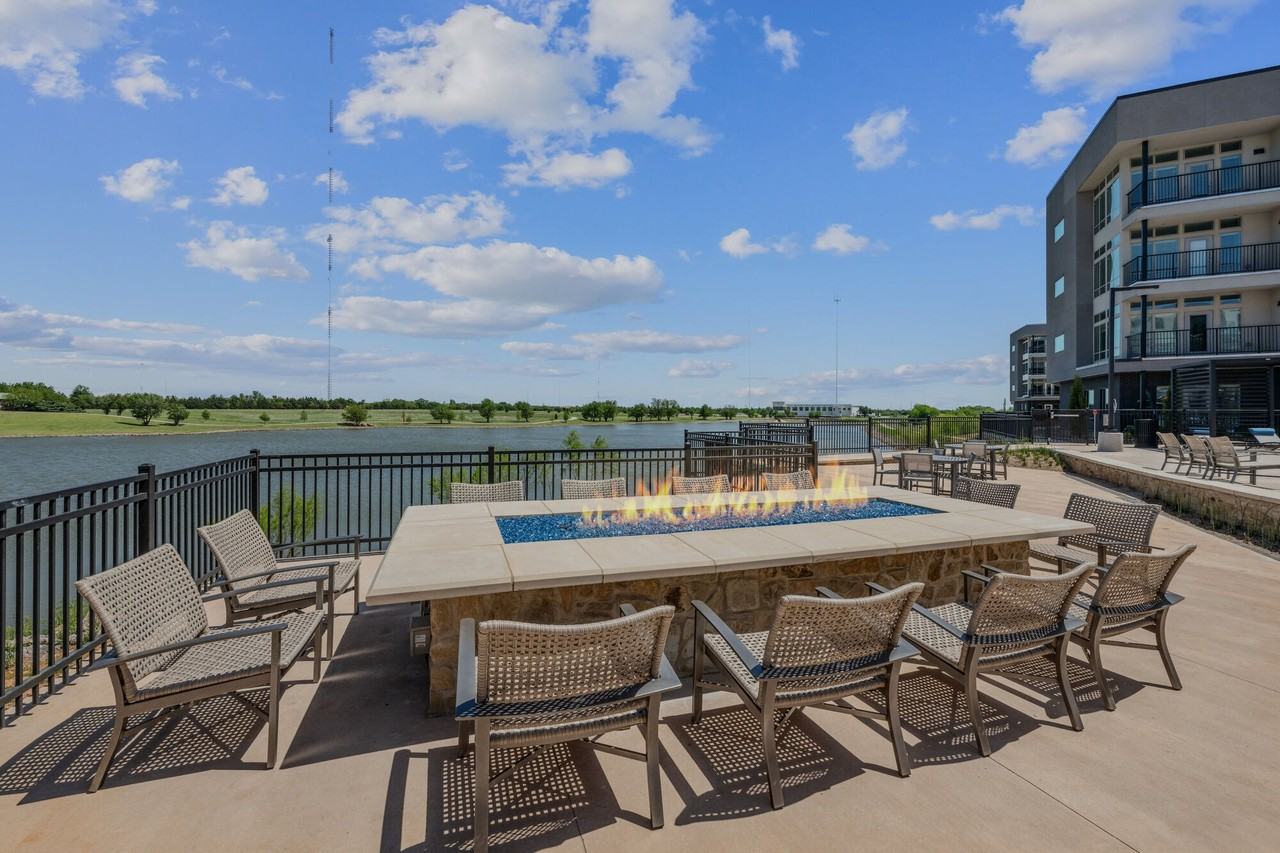 Broadvue Apartments - Photo 7 of 25