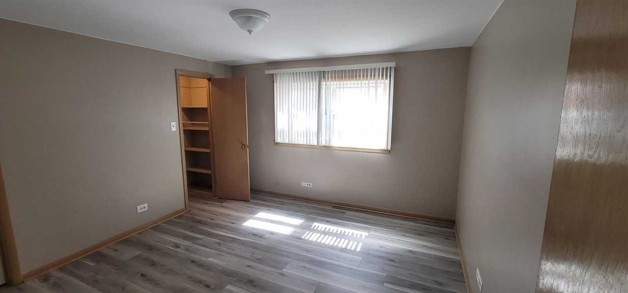 9600 Komensky - Photo 7 of 14