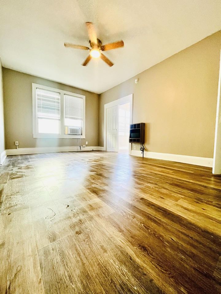 307- 311 South Grandview Avenue - Photo 3 of 50