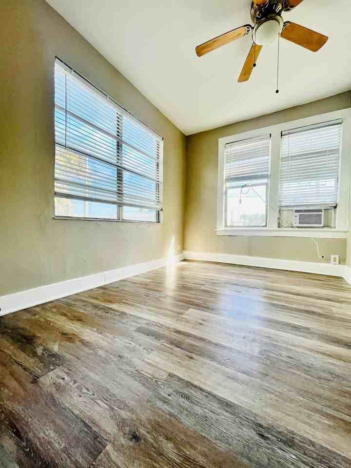 307- 311 South Grandview Avenue - Photo 7 of 50