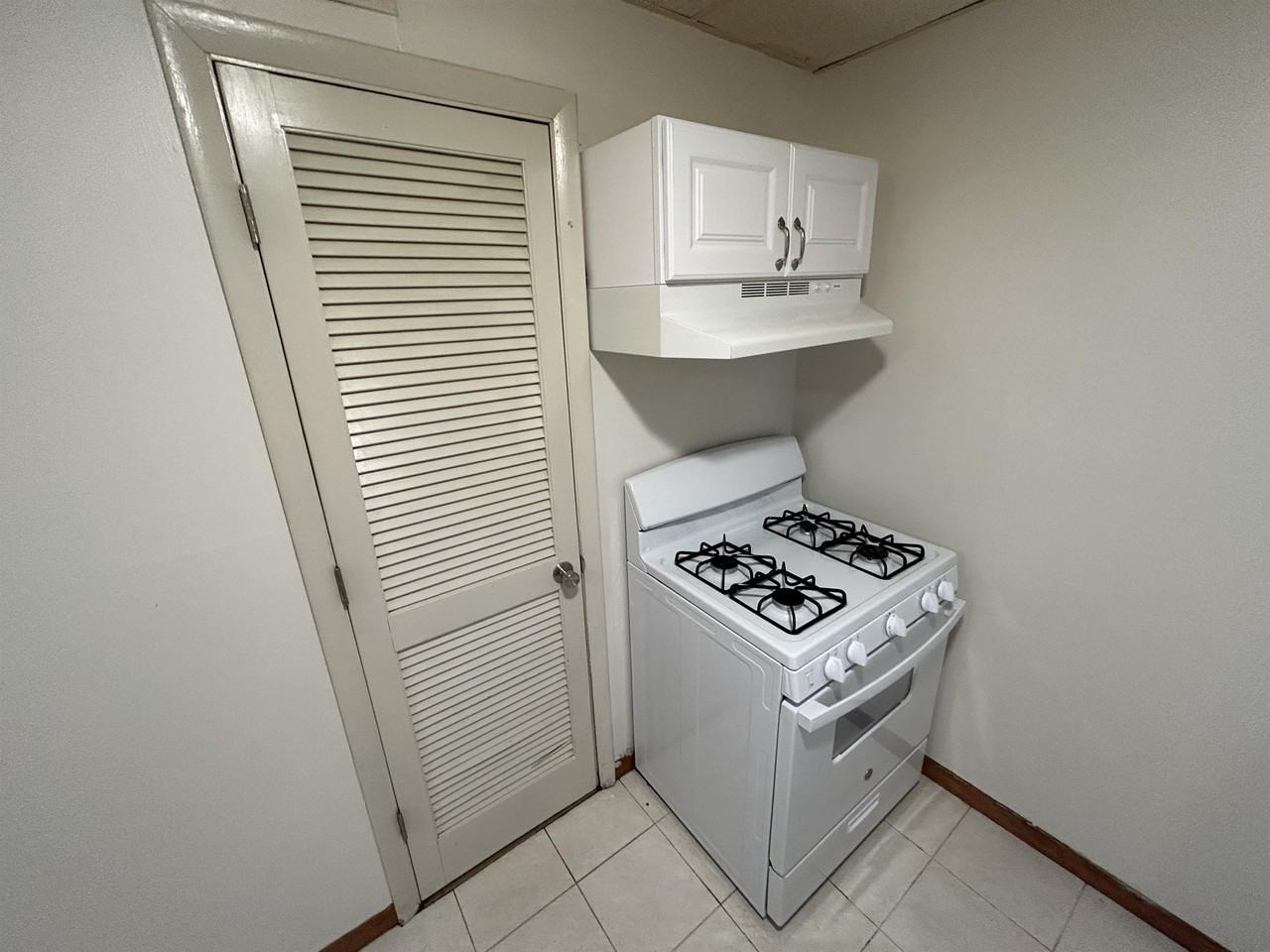 6180 Northeast Circle Drive - Photo 3 of 12