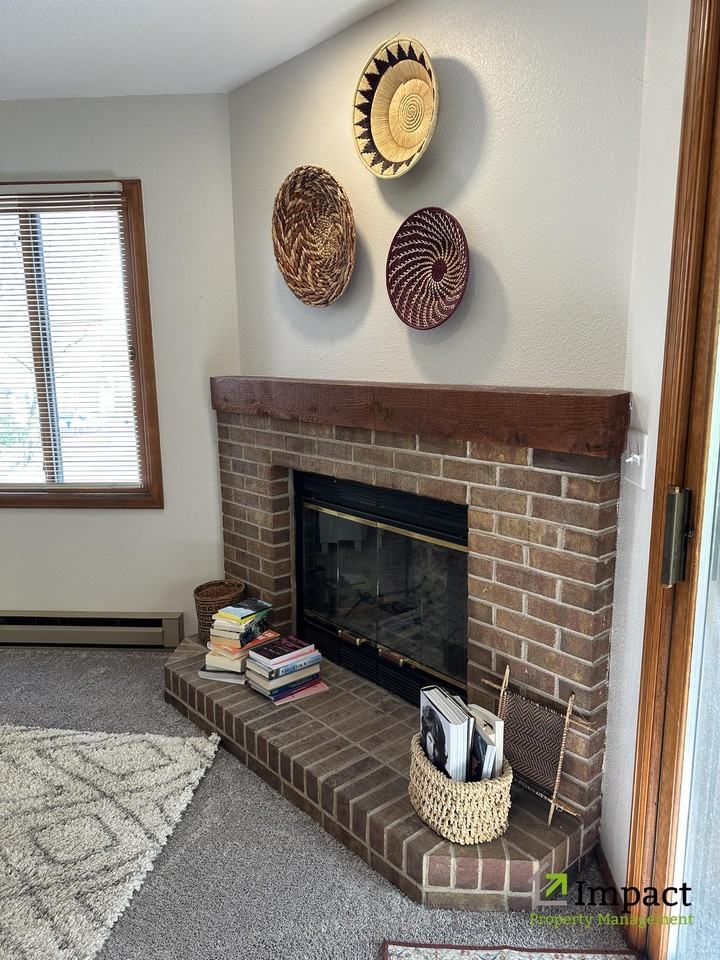 2510 Plumtree Grv #1 - Photo 3 of 28