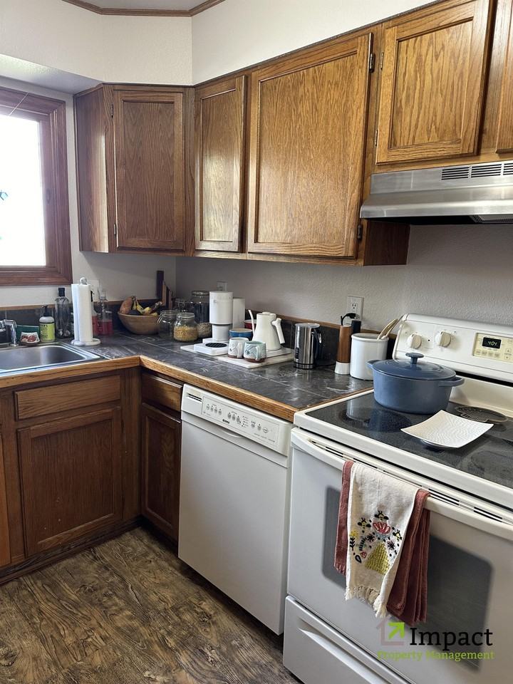 2510 Plumtree Grv #1 - Photo 5 of 28