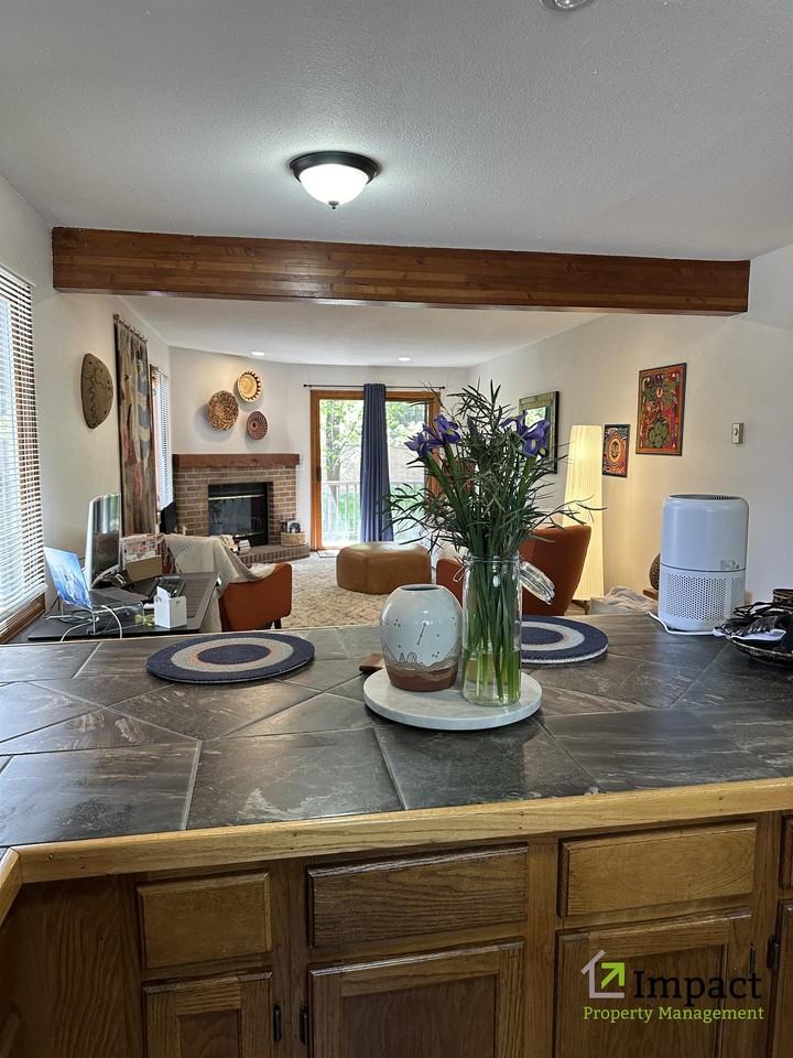 2510 Plumtree Grv #1 - Photo 6 of 28