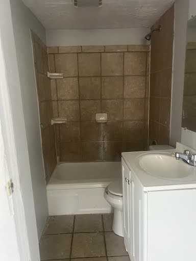 224 W Jefferson St #2 - Photo 2 of 11