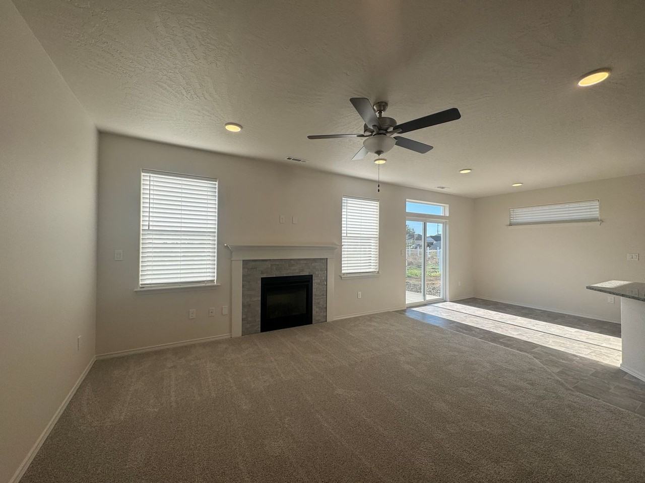 2310 S 58th Ave - Photo 4 of 19