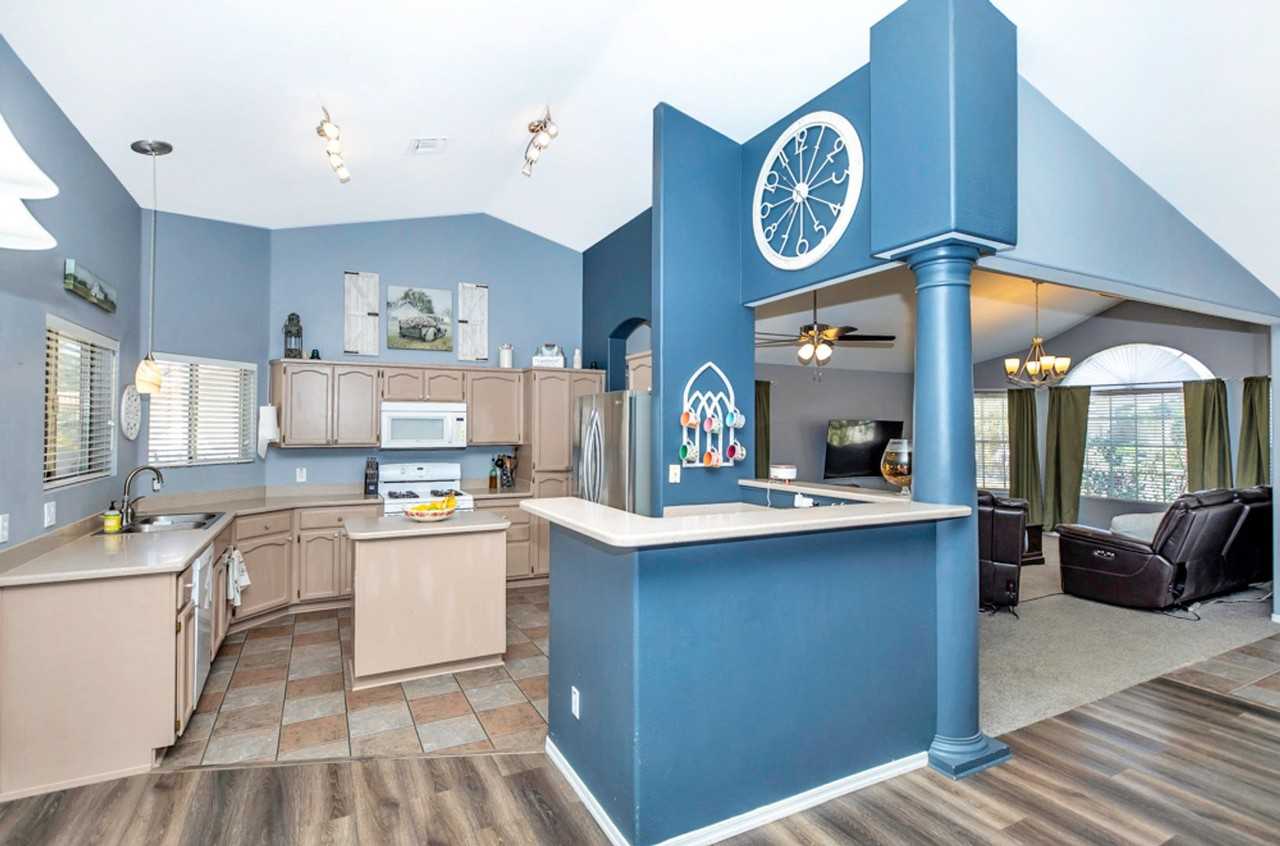 2907 West 13th Place - Photo 3 of 37