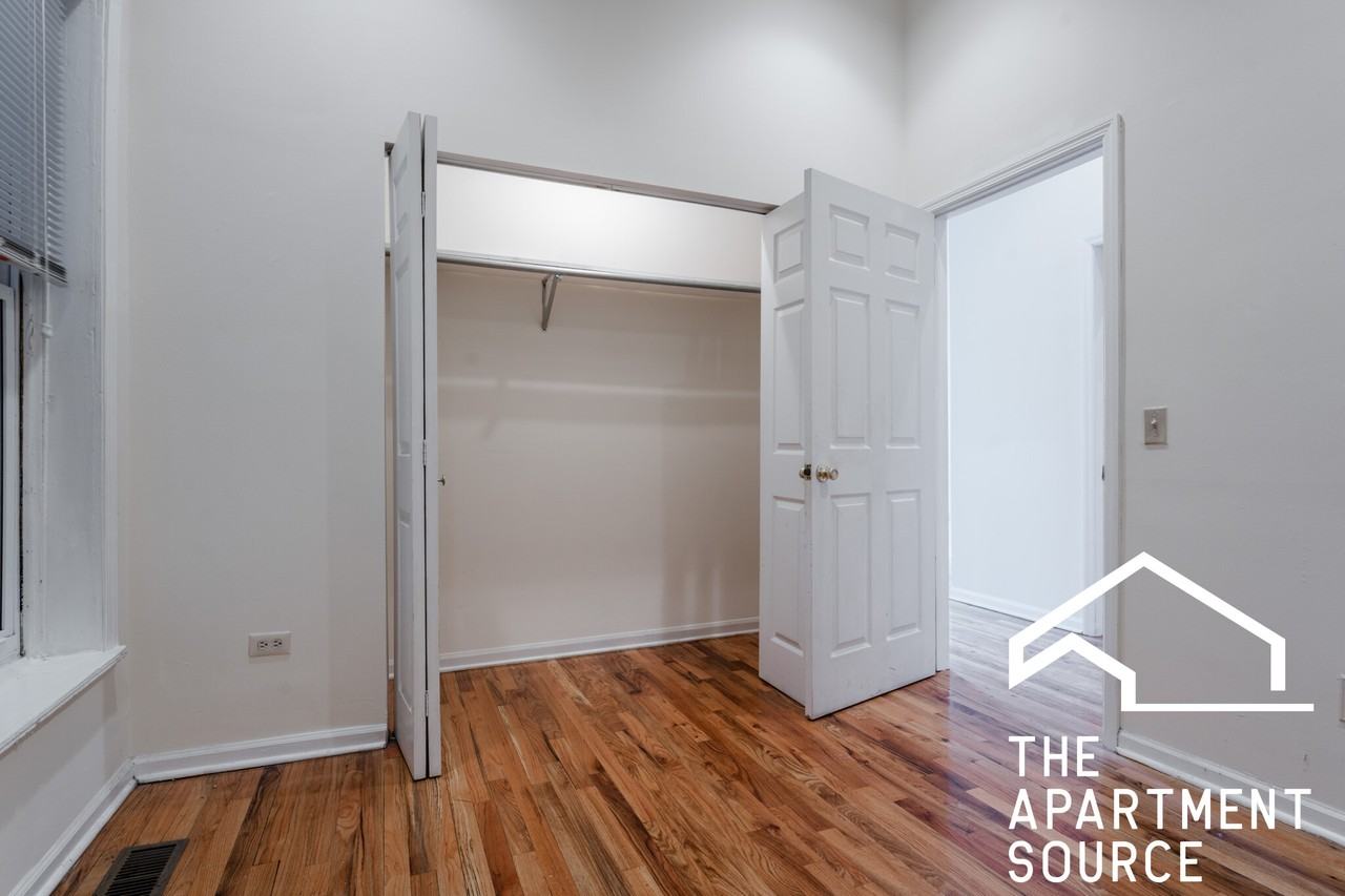 2454 N Southport Ave #1F - Photo 6 of 18