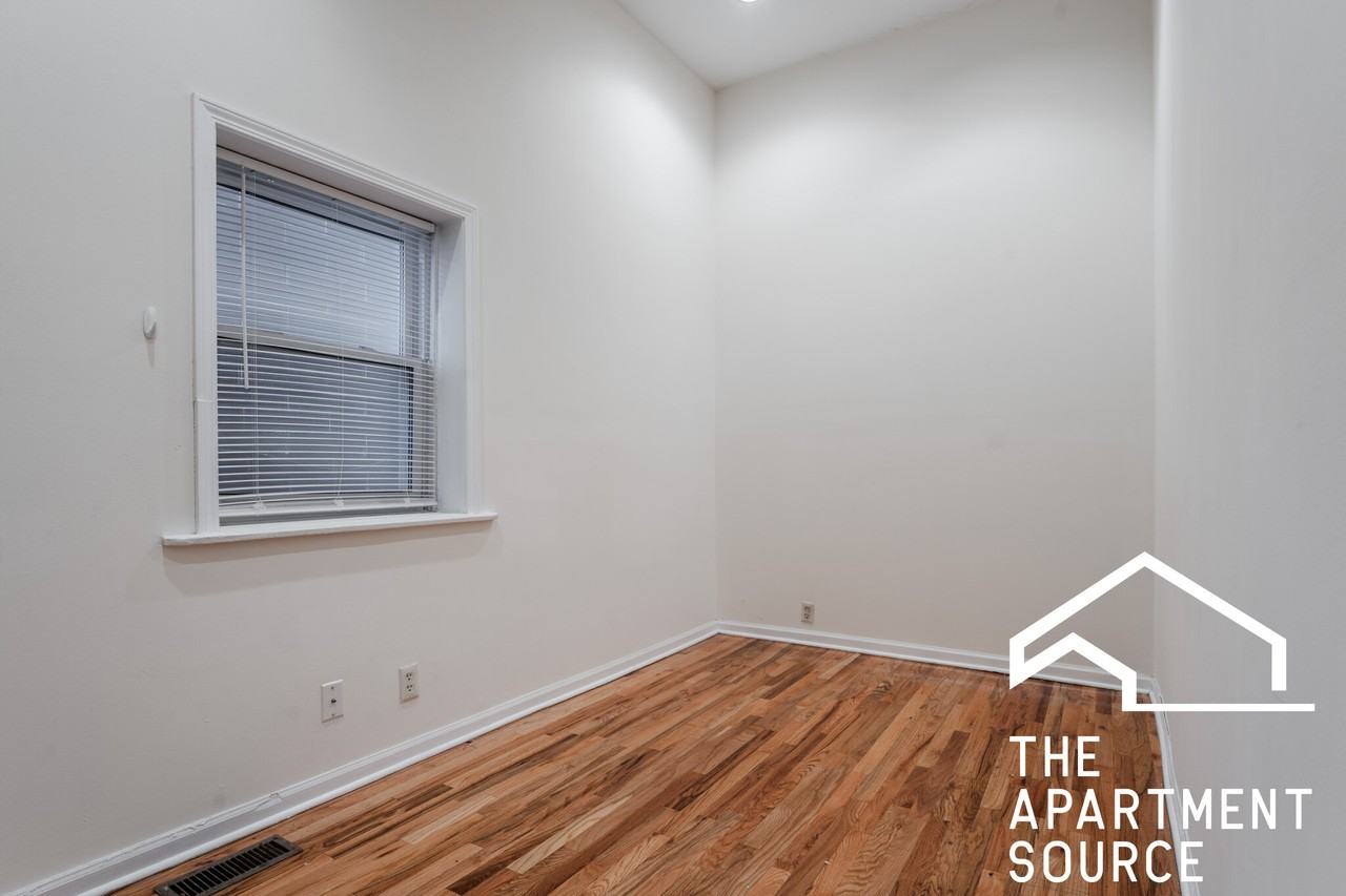 2454 N Southport Ave #1F - Photo 7 of 18