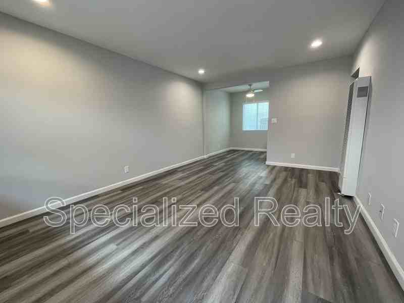 139 N Belmont St #E - Photo 4 of 10