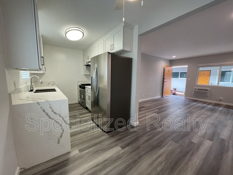 139 N Belmont St #E - Photo 2 of 10