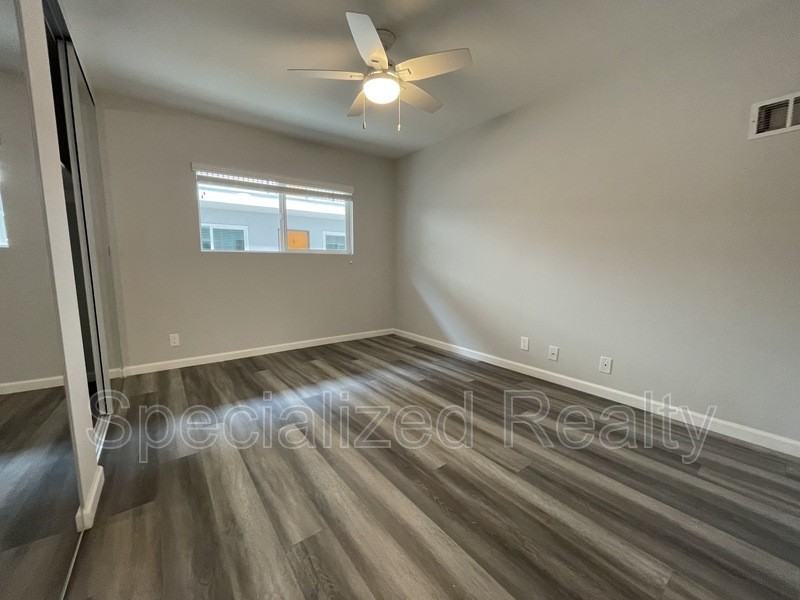 139 N Belmont St #E - Photo 6 of 10