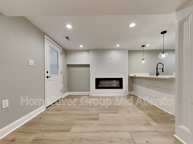 1710 C St Ne #2 - Photo 2 of 15