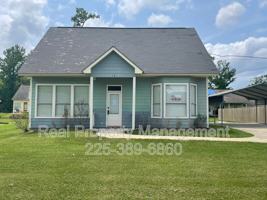 featured image of 1021 N Janice Ave
