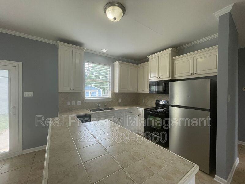 1021 N Janice Ave - Photo 7 of 18