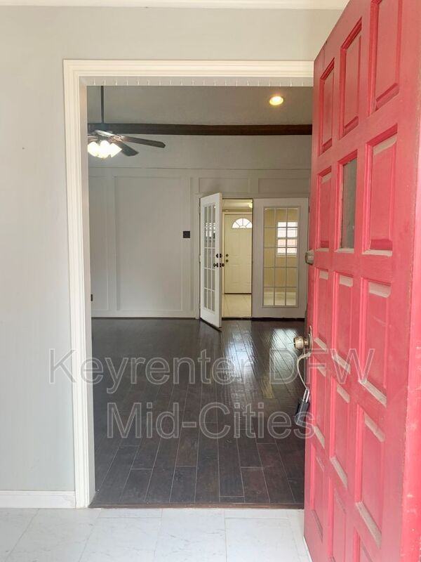 505 E Scotland Dr - Photo 2 of 20