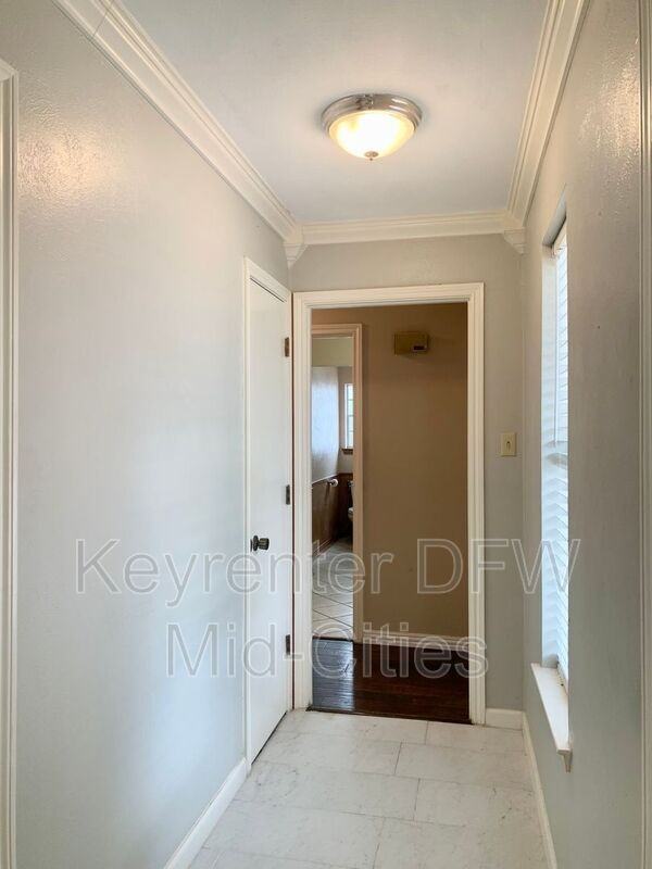 505 E Scotland Dr - Photo 3 of 20