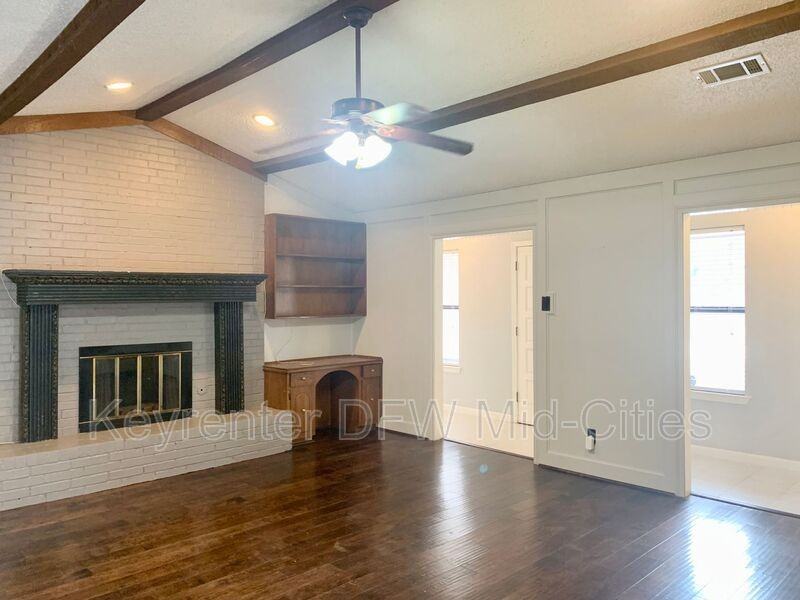 505 E Scotland Dr - Photo 4 of 20