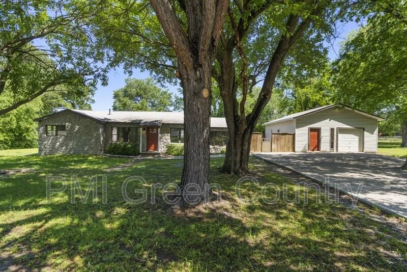 30423 E 148th St S - Photo 2 of 25