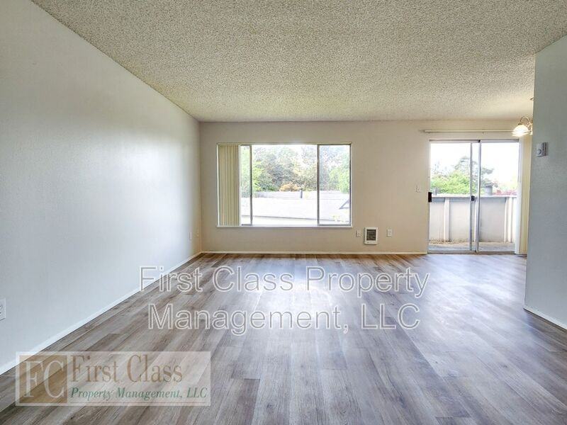 1324 Ne 186th Ave - Photo 2 of 22