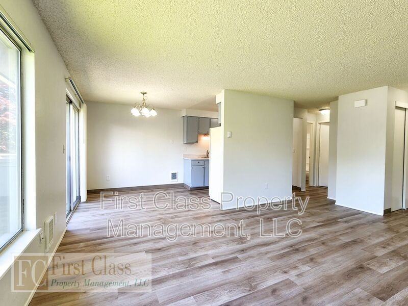 1324 Ne 186th Ave - Photo 3 of 22