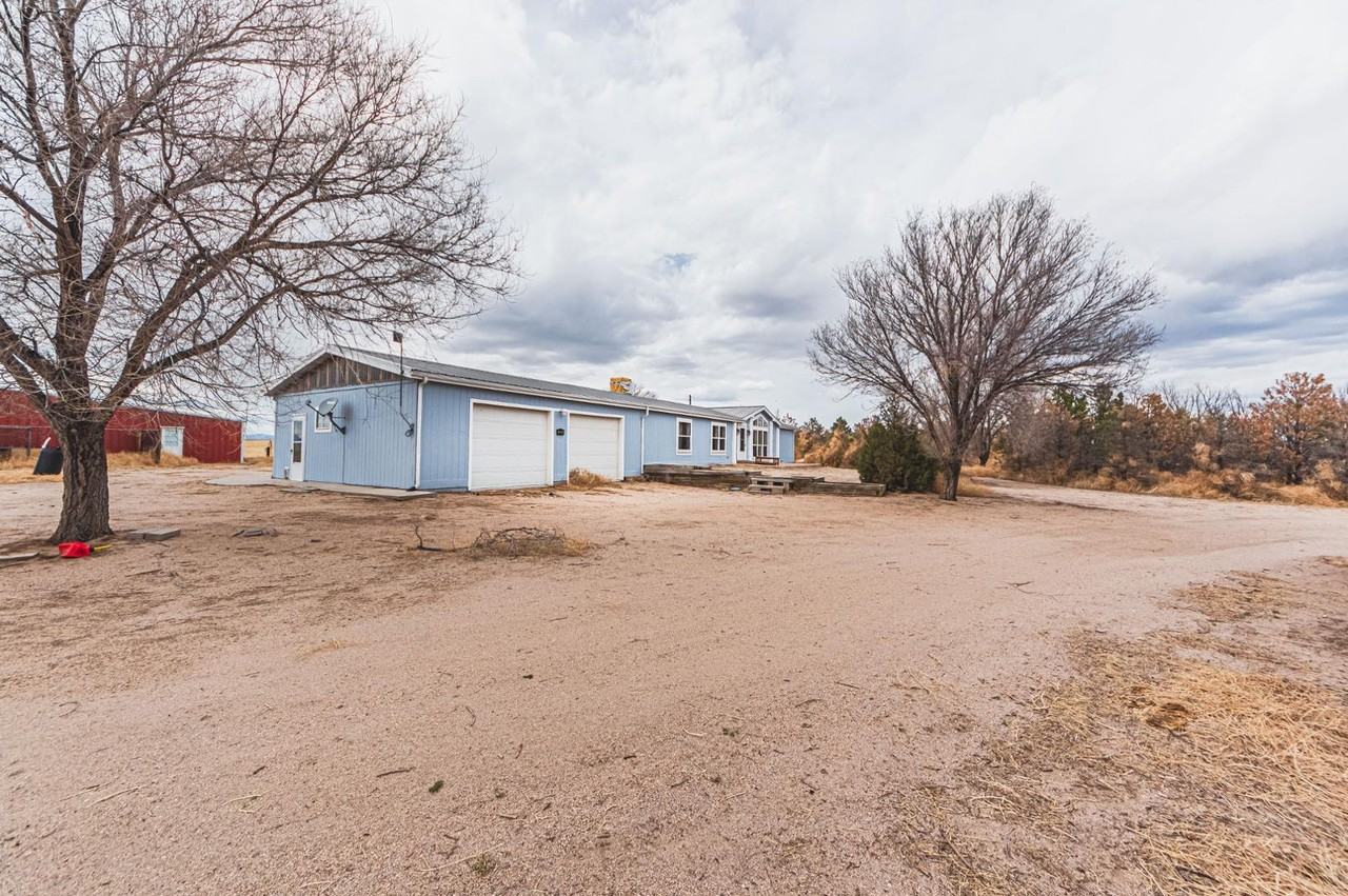 22885 Handle Rd - Photo 2 of 17