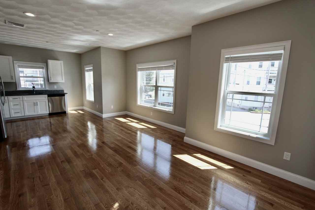 9 Dehon St #3 - Photo 2 of 7