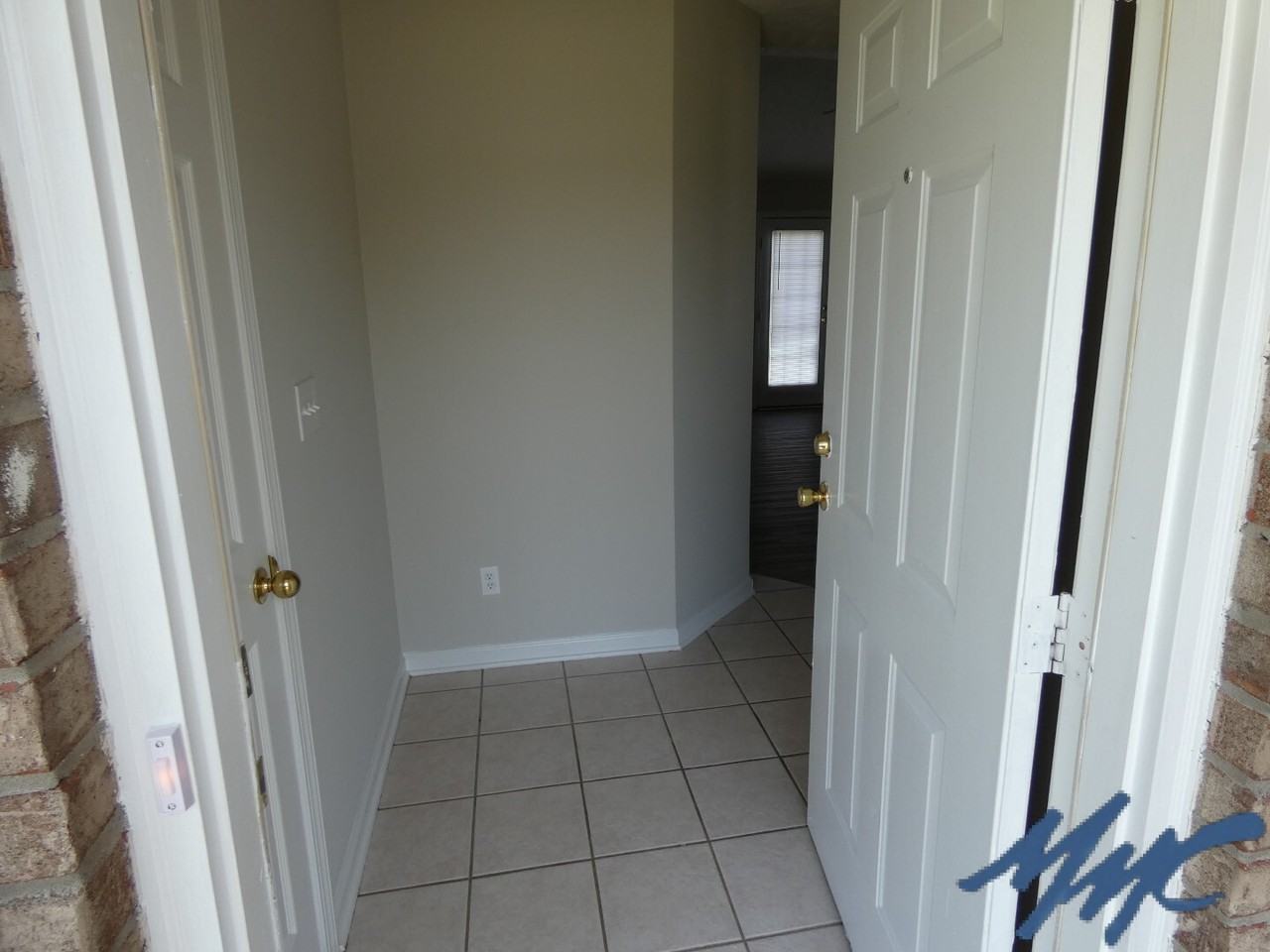 8001 Minehead Dr - Photo 3 of 25